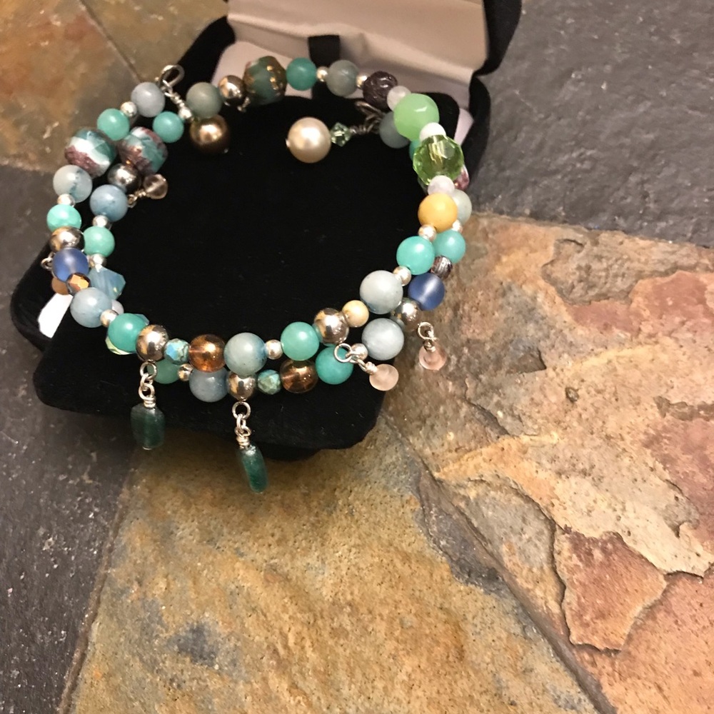 Memory Wire Bracelet w/Gemstones,Crystals & Pearls